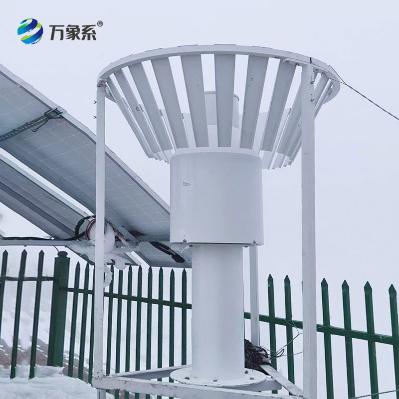 西藏海拔4300米高位安裝稱重式雨雪量監(jiān)測站實拍圖